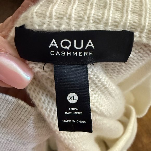 Aqua Cream V-Neck Sweater - Picture 8 of 8